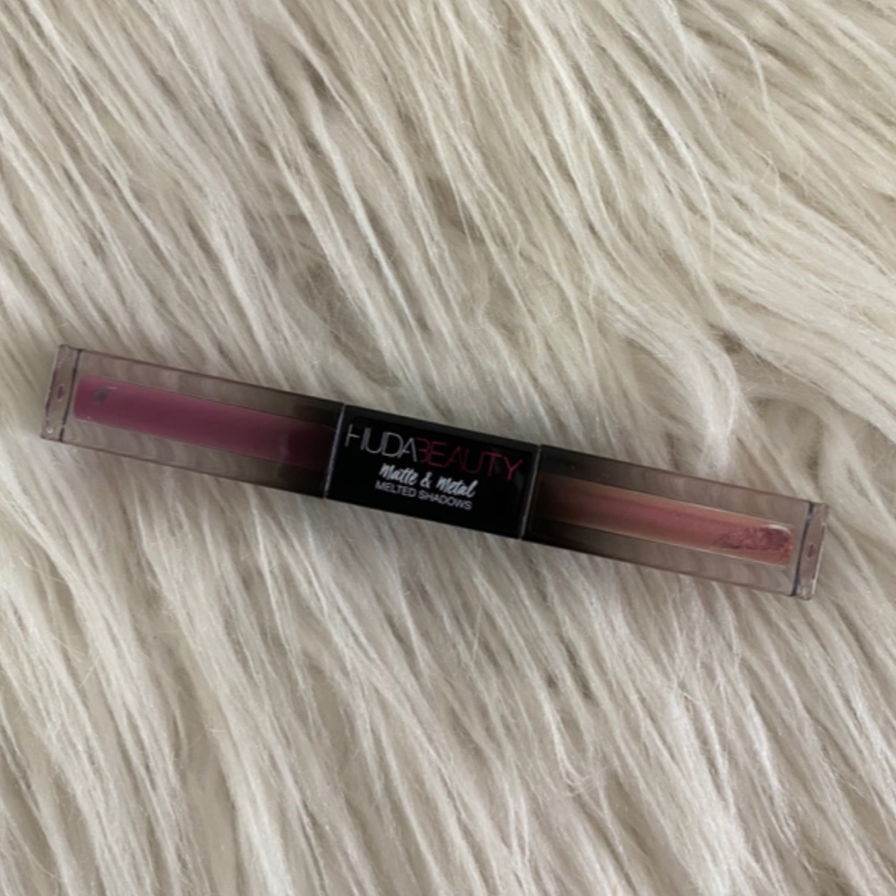 Huda Beauty Melted Shadow